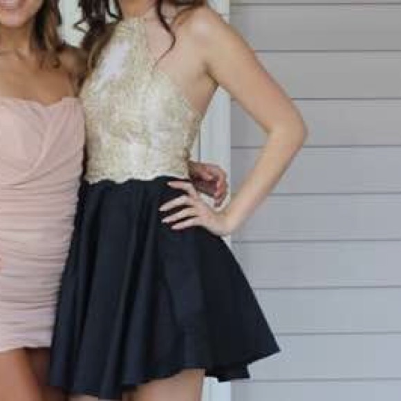 Gold Lace dress - Picture 1 of 4